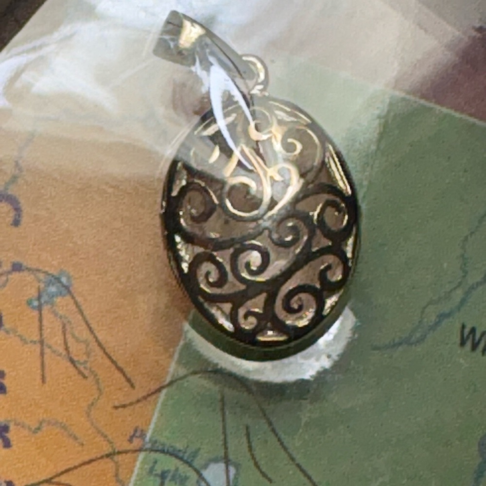 Elegant Silver Pendant Necklace